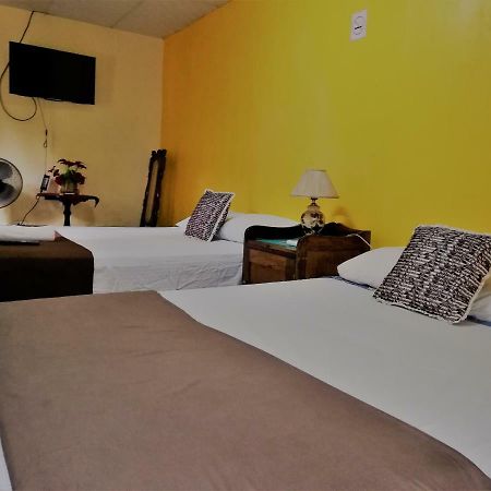 Hostal Leyendas León Esterno foto