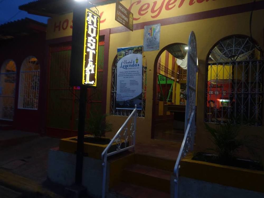 Hostal Leyendas León Esterno foto