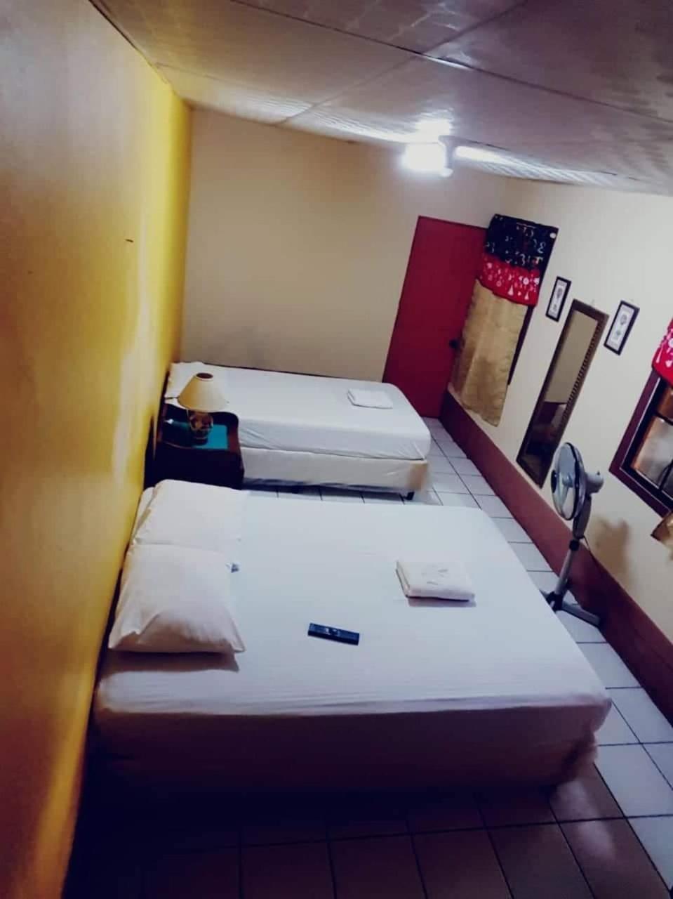 Hostal Leyendas León Esterno foto